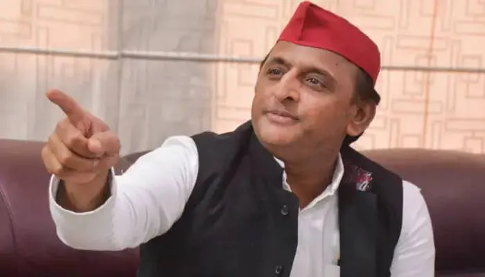 आगरा-लखनऊ एक्सप्रेस वे पर दिखा हाथी तो अखिलेश यादव ने कसा तंज, पूछा- एक्सप्रेस-वे की सुरक्षा कहां है?