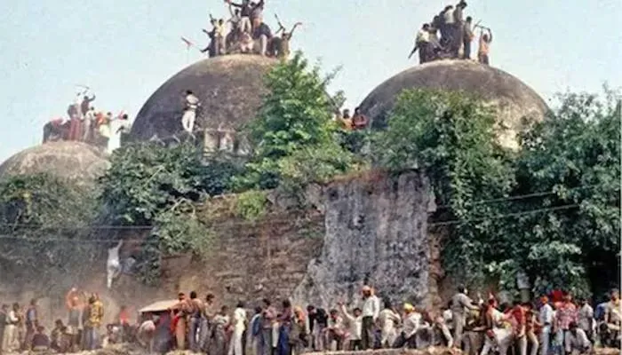 अयोध्या विवादित ढांचा विध्वंस मामले में कोर्ट का आदेश, याचिका को अपील में बदलें