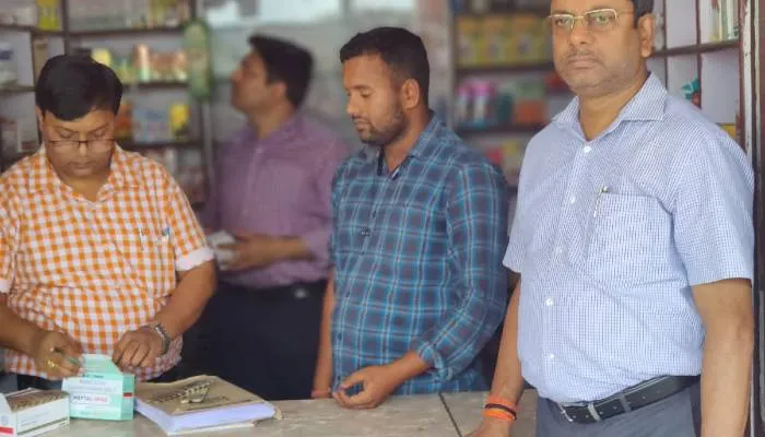 बहराइच: छापे में पकड़ा गया बिना लाइसेंस के चलता मेडिकल स्टोर, लाखों की दवाएं सीज