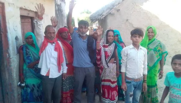 बहराइच: खाद्यान्न न मिलने से नाराज ग्रामीणों ने किया प्रदर्शन, एसडीएम ने पूर्ति निरीक्षक को दिए जांच के निर्देश