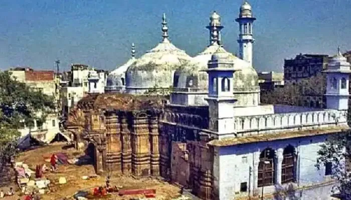 ज्ञानवापी मामला: जिला अदालत में सुनवाई के दौरान हिंदू पक्ष ने वक्फ कानून पर उठाये सवाल, जानें क्या कहा