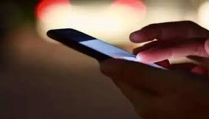 गोंडा: मां ने मोबाइल देखने से किया मना तो बेटे ने उठाया यह बड़ा कदम, जानकर हो जाएंगे हैरान