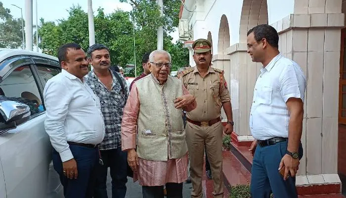 मेरे कार्यकाल में अखिलेश ने 100 में से 70 फीसद ही अंक प्राप्त किये : राम नाईक