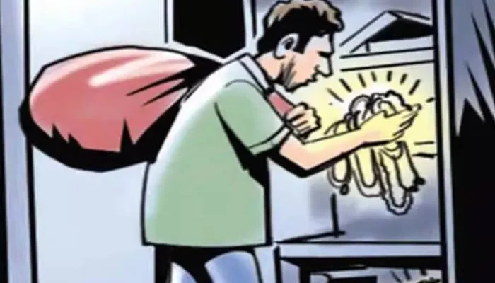 मिर्जापुर: ग्राहक सेवा केंद्र से चोरों ने लैपटॉप सहित 70 हजार का सामान किया पार