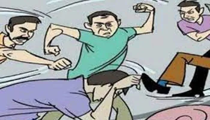 गोंडा: वसूली करने गए बिजली कर्मियों के साथ ग्रामीणों ने की अभद्रता, डायल 112 पुलिस टीम ने कराया शांत