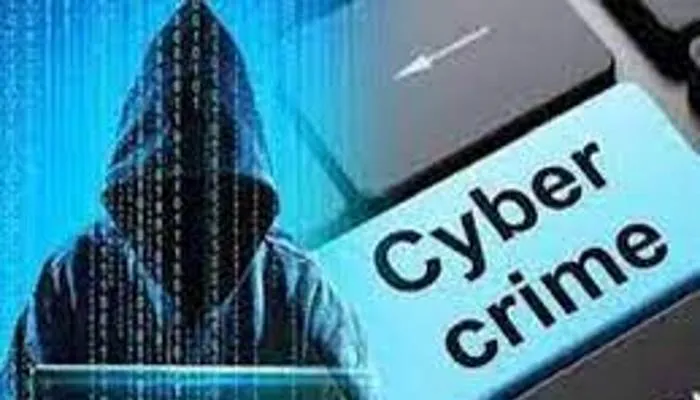लखनऊ: हाईकोर्ट के पूर्व एजीए समेत तीन खातों से साइबर ठगों ने उड़ा लिए सवा लाख रुपये