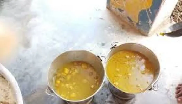 सहारनपुर में मिड-डे मील खाने से 15 छात्राओं की तबियत बिगड़ी, भर्ती