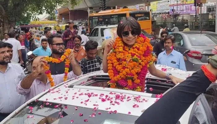 एक्टर गौरांश शर्मा ने आगरा में रोड शो कर फिल्म ‘शमशेरा’ का किया प्रमोशन, दर्शकों को बताया अपना किरदार