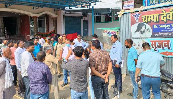 गोरखपुर: जिलाधिकारी के निर्देश पर एसीएमओ ने किया अल्ट्रासाउंड सेंटर को सीज, जानें वजह