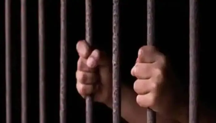 देवरिया: दादा ने पब्जी खेलने से रोक तो पोते ने सबक सिखाने के लिये उठाया यह खौफनाक कदम, इलाके में हड़कंप