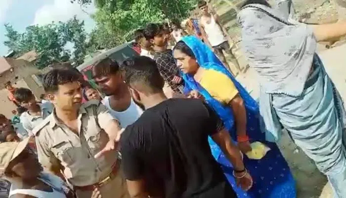 सीतापुर: पंचायत भवन निर्माण को लेकर हुआ विवाद, गांव में चार थानों की पुलिस तैनात, जानें पूरा मामला