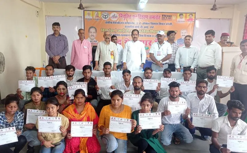 बरेली: रोजगार मेले में चयनित 21 अभ्यर्थियों को वितरित किए नियुक्ति पत्र