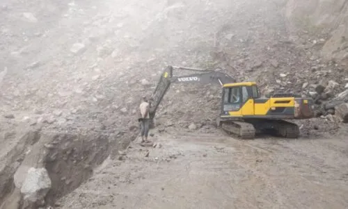 टनकपुर: हाईवे पर आया मलबा, एक घंटा बाधित रहा यातायात