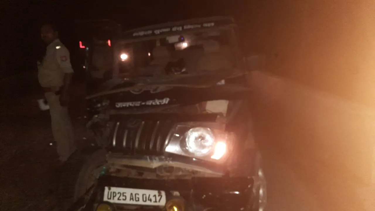 बरेली: पुलिस की चार पहिया वाहन में डीसीएम ने मारी टक्कर, सिपाही व दरोगा घायल