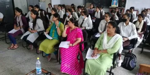 हल्द्वानी: उत्तराखंड की इनोवेशन पॉलिसी पर चर्चा करने महिला महाविद्यालय पहुंची अर्थ एवं सांख्यिकी विभाग की टीम, सर्वे प्रपत्र भरवाए