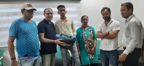 हल्द्वानी के युवा फुटबॉल खिलाड़ी अभय भंडारी का सम्मान, कांग्रेस प्रदेश प्रवक्ता से लेकर पार्षदों ने दिया ‘सक्सेस गिफ्ट’