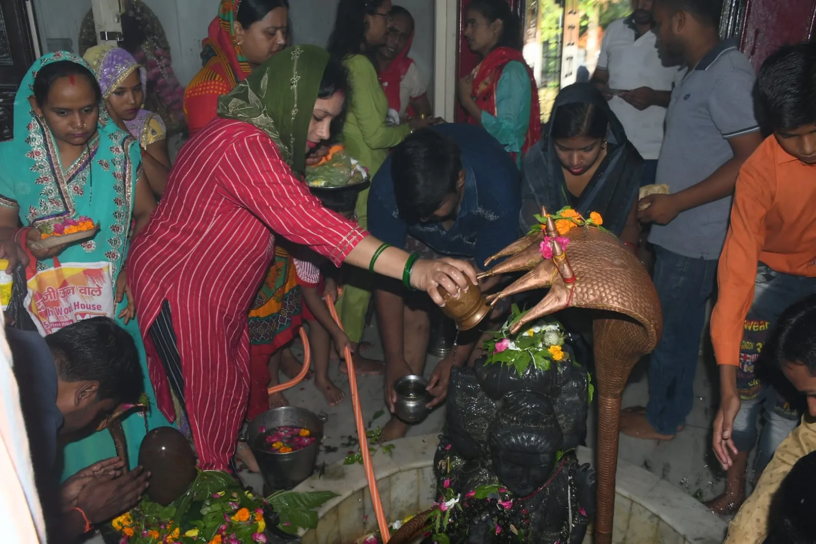 बरेली: सावन के पहले सोमवार पर गूंजा ‘हर-हर महादेव’ नाथ नगरी हुई शिवमय