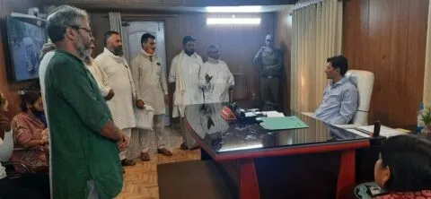 हल्द्वानी: आजादी के सात दशक बाद भी वन गुर्जरों का सुधलेवा कोई नहीं, अखिल भारतीय किसान महासभा ने कमिश्नर से साझा किया दर्द