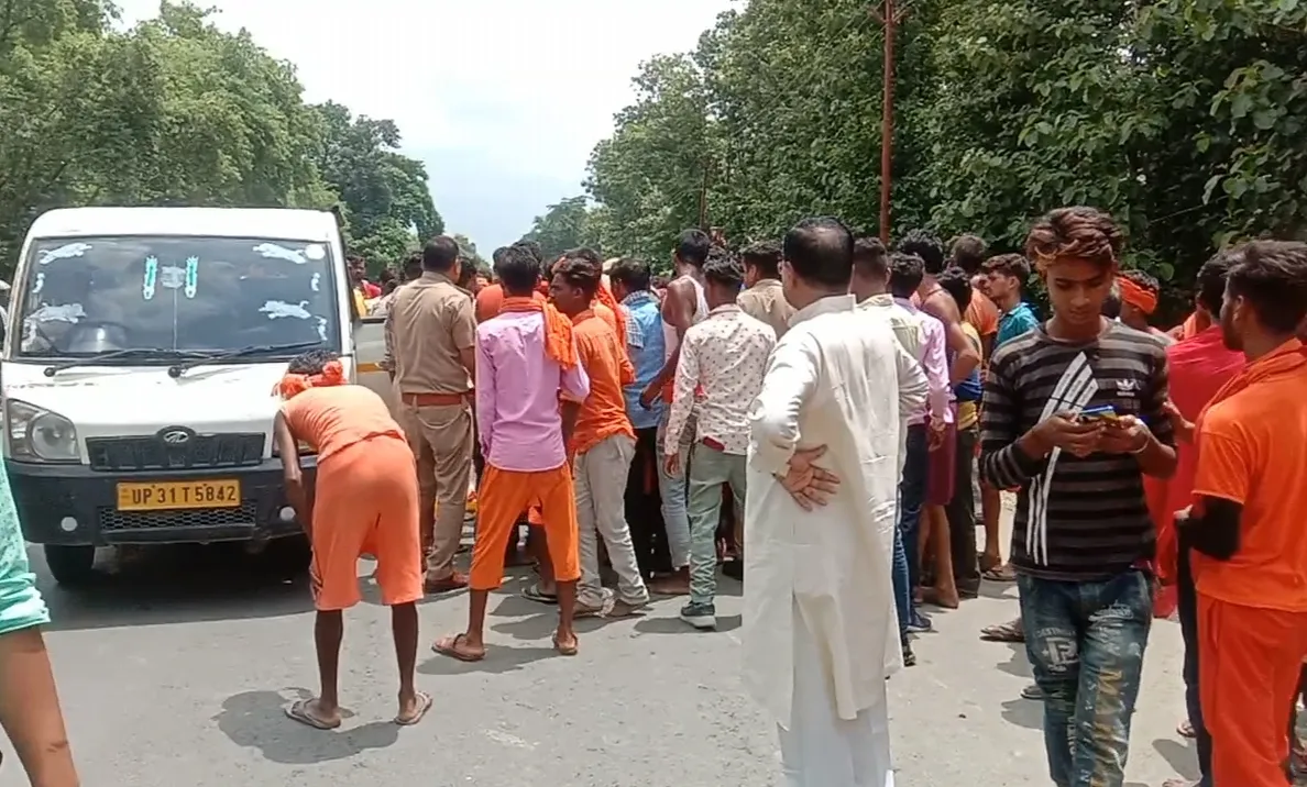 लखीमपुर-खीरी: ट्रॉली से गिरा 14 साल का कांवड़िया, कुचलकर मौत