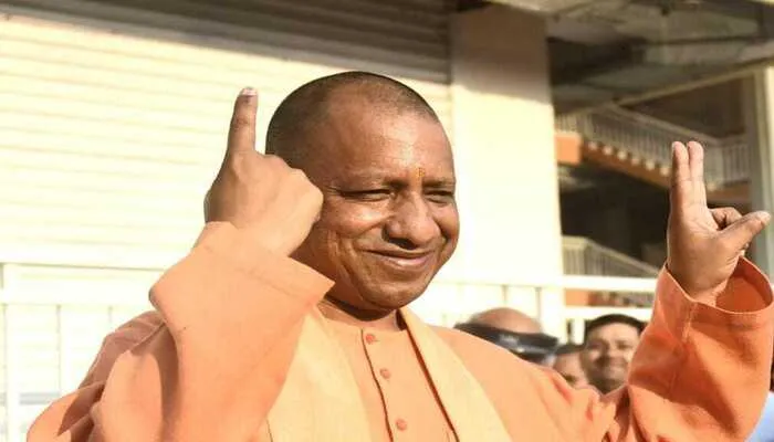यूपी: 27 लाख कर्मचारियों और पेंशनरों को योगी सरकार का तोहफा, जुलाई के वेतन में ही मिलेगा बढ़ा हुआ DA