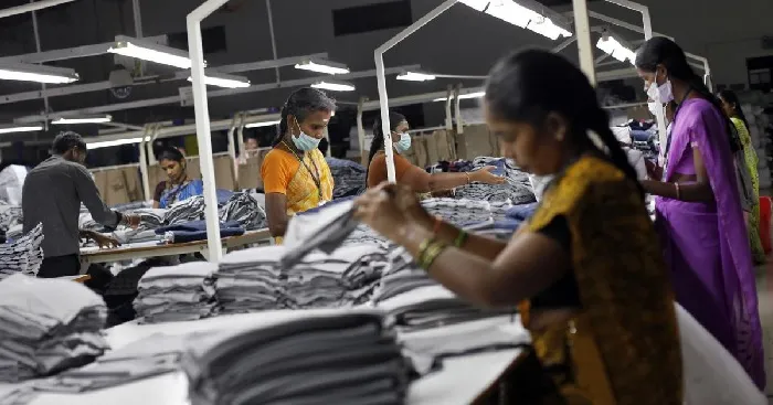 लखनऊ : रात्रिकाल में भी कारखानों में काम कर सकेंगी महिलाएं