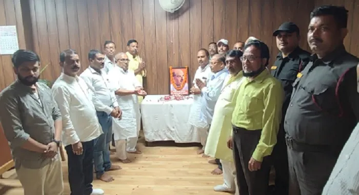 गोरखपुर : महापौर ने श्यामा प्रसाद मुखर्जी को दी श्रद्धाजंलि