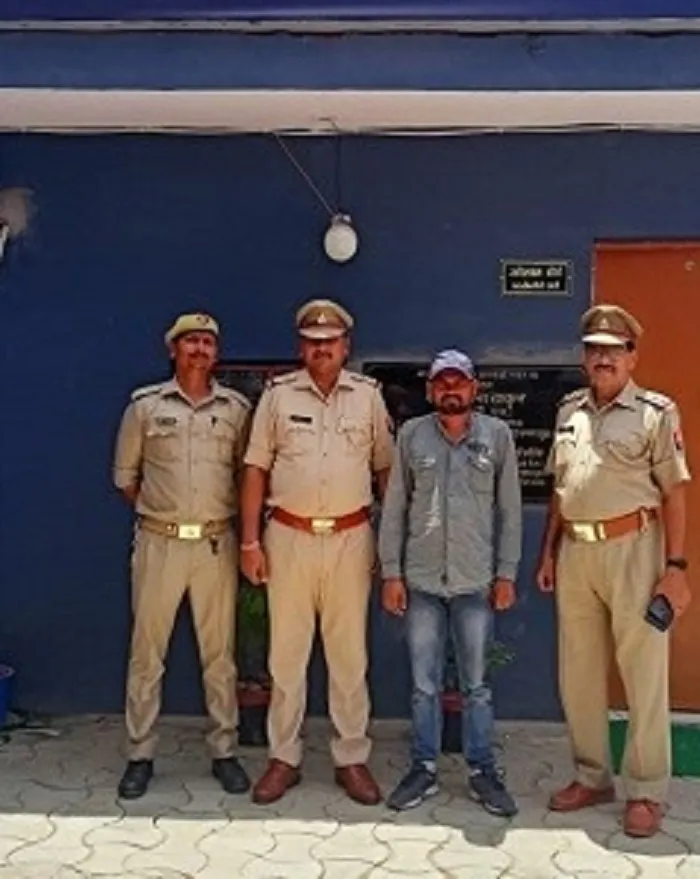 लखनऊ : यूपी एसएससी परीक्षा में पकड़ा गया ‘मुन्नाभाई’…जानें कौन है यह