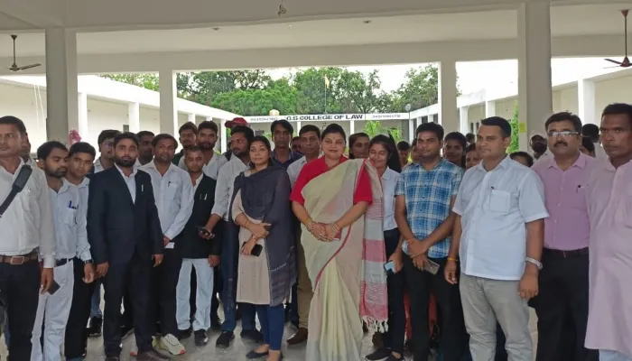 अयोध्या: जागरूकता शिविर में छात्राओं को दी गई कानूनी जानकारी