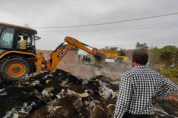 मुरादाबाद : जिला पंचायत की करोड़ों की जमीन से हटा कब्जा