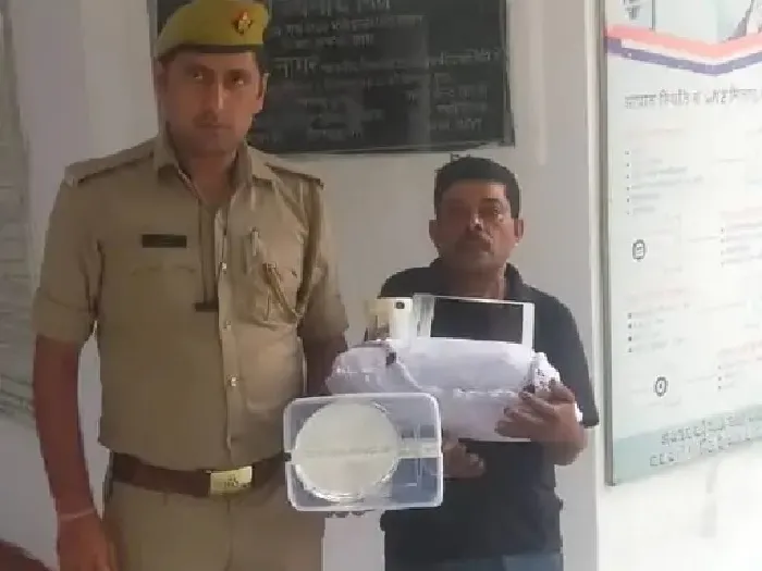 गौतमबुद्धनगर : नकली चाभी बनाकर घरों में करता था चोरी, खानसामा गिरफ्तार…जानें कहां-कहां की चोरी