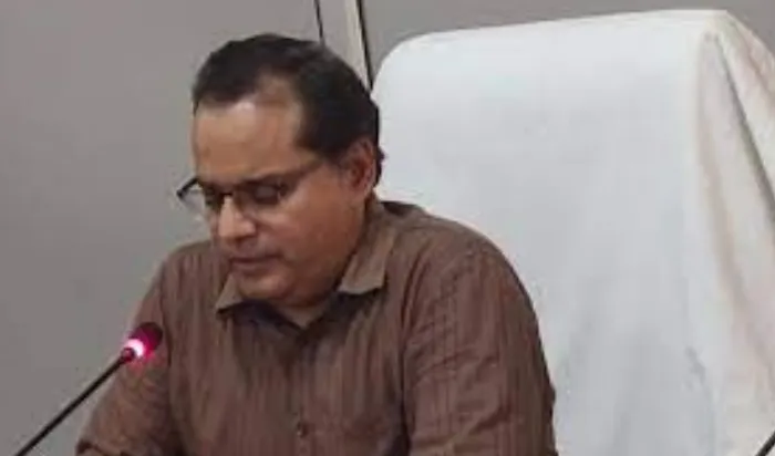 अयोध्या: मंडलायुक्त ने जिलाधिकारियों को कांवड़ यात्रा सुनिश्चित करने के दिए निर्देश, कहा- डीजे पर सिर्फ भजन बजाने की है अनुमति