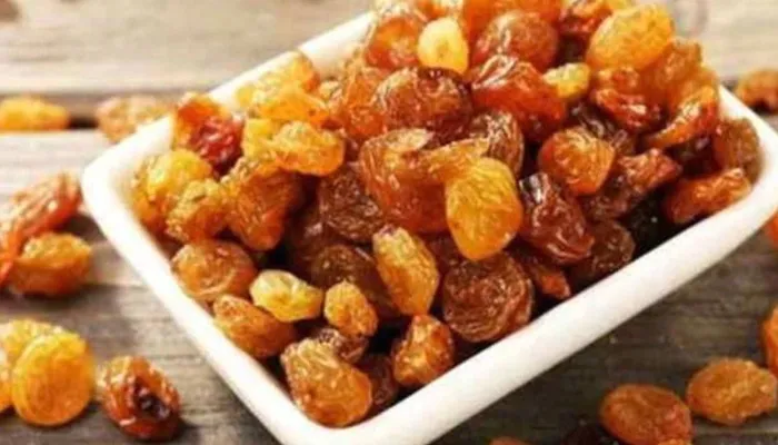 मुनक्का का ऐसे करें सेवन, खून की कमी को दूर करने के साथ इन बीमारियों में भी मिलेगी राहत