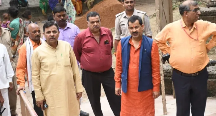 अयोध्या: मेला परिक्षेत्र में अव्यवस्था देख भड़के महापौर, व्यवस्था सुधारने के दिए निर्देश
