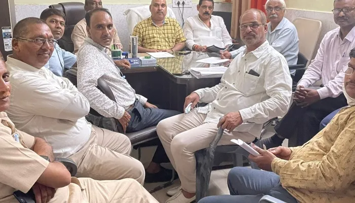 लखनऊ: स्वास्थ्यकर्मियों के स्थानान्तरण में जमकर हुआ खेल, मृतक को भी नहीं बख्शा