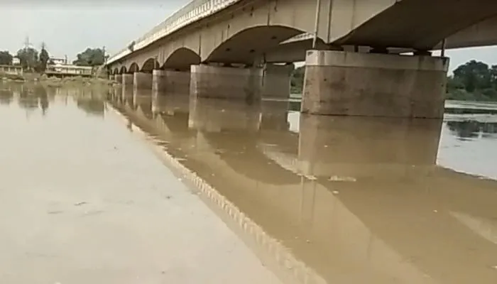 नेपाल में बरसात से सिद्धार्थनगर में राप्ती उफनाई