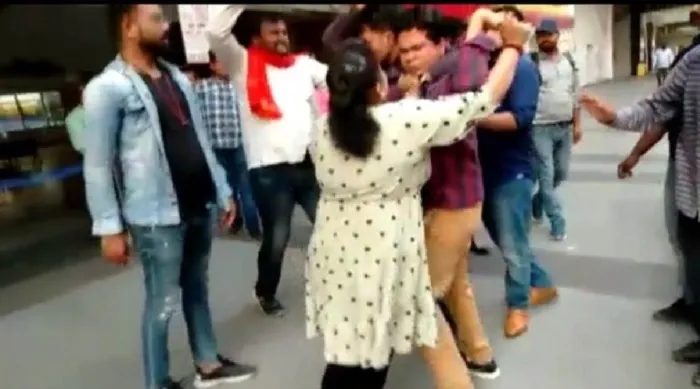 लखनऊ : एक साल के पुराने वीडिया ने पुलिस को किया बेचैन…जानें क्या है मामला