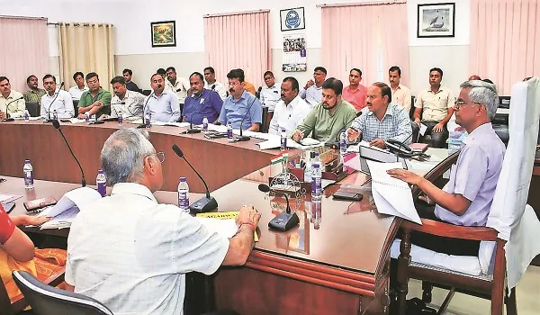 मुरादाबाद : ब्लैक स्पाॅट का काम पूरा कर रोकें हादसे, डीएम ने दिए निर्देश