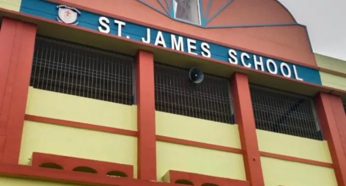 हरदोई: आर्थिक कमजोर सेंट जेम्स स्कूल के बच्चों को दी जा रही प्रताड़ना, परीक्षा देने से किया जा रहा वंचित