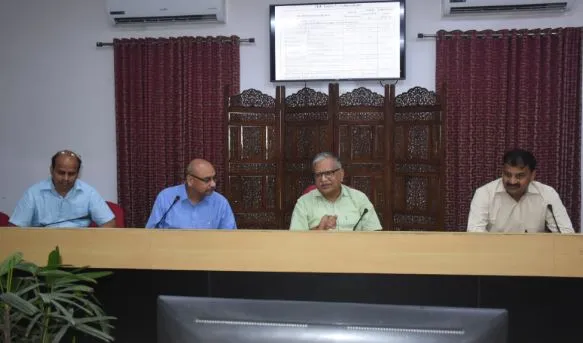 बरेली: पूर्वोत्तर रेलवे के महाप्रबंधक ने कहा- रेल पथों को बाढ़ से बचाने के लिए किए जाएं पुख्ता इंतजाम