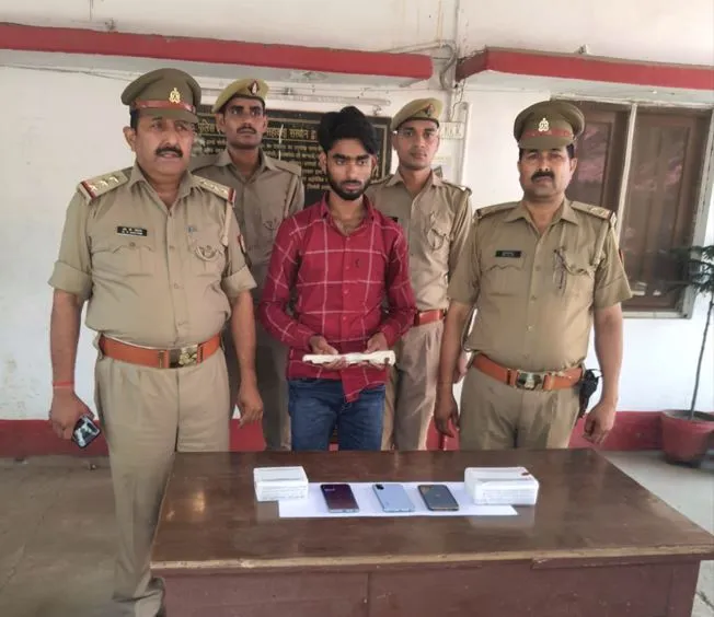 बरेली: साइबर ठग युवक चढ़ा पुलिस के हत्थे, तमंचा और कारतूस बरामद