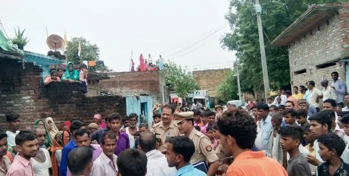 पीलीभीत: नहीं सह पाई गम!, प्रेमी से शादी को राजी नहीं हुए परिजन, फांसी पर लटककर दे दी जान