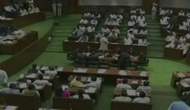 महाराष्ट्र में कैबिनेट विस्तार लटका, अब सचिव करेंगे मंत्री और राज्य मंत्रियों के कार्य