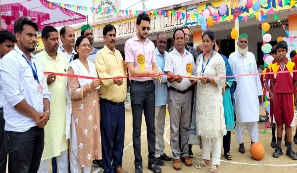 रामपुर : सीडीओ ने स्पोर्ट्स कंपलेक्स का फीता काटकर किया उद्घाटन, कराया खेल प्रतियोगिता का आयोजन