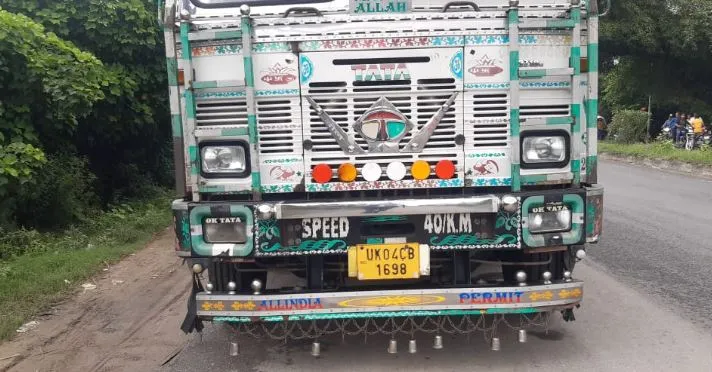 बरेली: गलत दिशा से आ रहे ओवरलोड ट्रक ने मारी टक्कर, साइकिल सवार मजदूर की मौत
