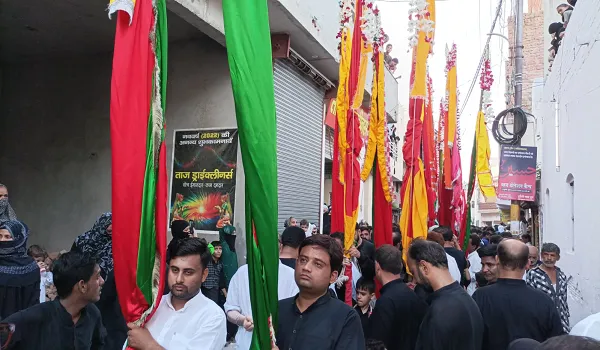 अमरोहा: ए-दोस्त इब्ने साक़िये कौसर हुसैन है, जाने बतूल सिब्ते पयम्बर हुसैन हैं…