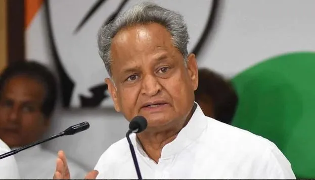अवैध पैसा लाने के लिए अर्धसैनिक बलों के ट्रकों का दुरुपयोग करती है भाजपा : गहलोत