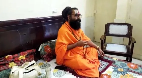 बरेली: तिरंगा यात्रा को लेकर महंत दिलीप दास ने की मोदी-योगी की तारीफ, कही ये बात