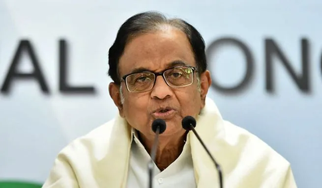 महिला पंचायत प्रतिनिधियों की जगह पतियों का शपथ लेना संविधान का मजाक: चिदंबरम