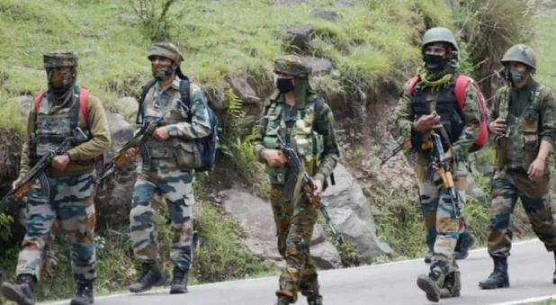 जम्मू कश्मीर में ग्रेनेड हमला, एक पुलिसकर्मी शहीद