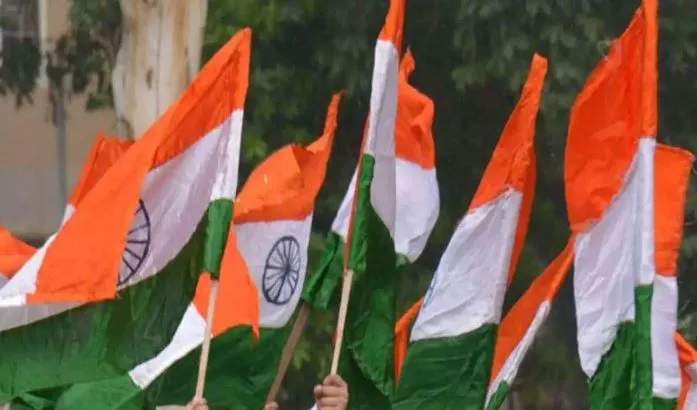 VIP काफिले के रिहर्सल के दौरान तिरंगा यात्रा निकालने के आरोप में छह लोगों पर मामला दर्ज